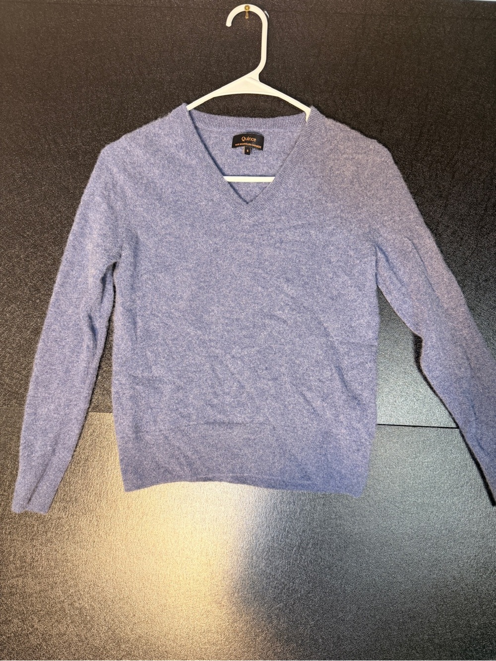 Quince 100% Mongolian Cashmere V-Neck Sweater Women’s Small Faded Denim Blue